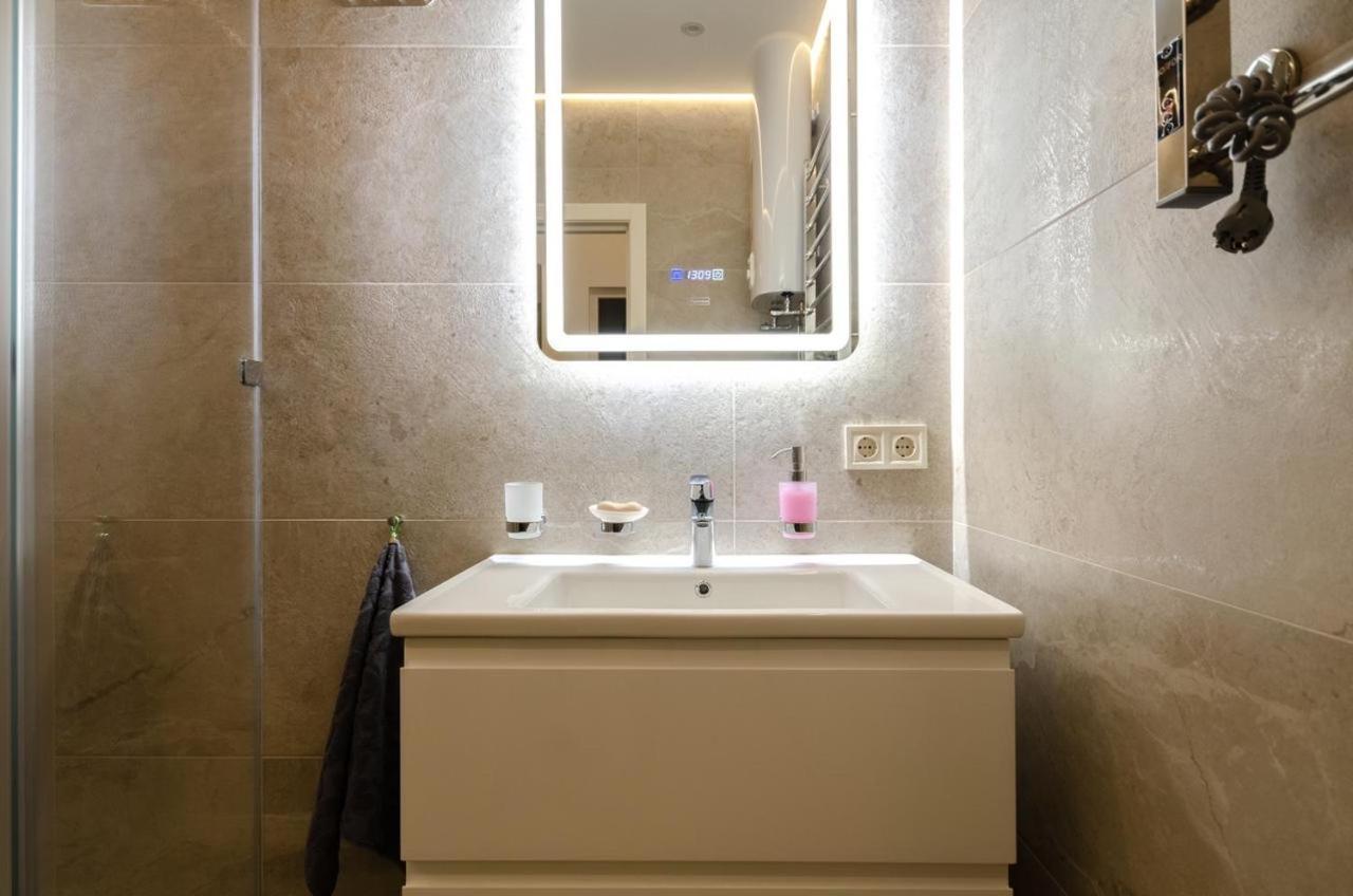 Mini-Smart 1 Apartman Kijev Kültér fotó